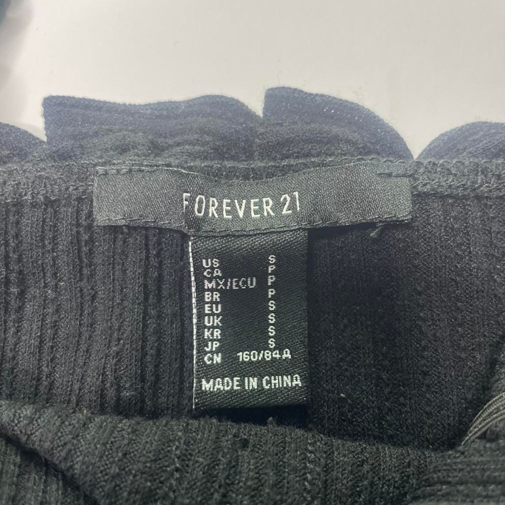Forever 21 Black Ribbed Ruffle Button Front Crop Top - Picture 7 of 7